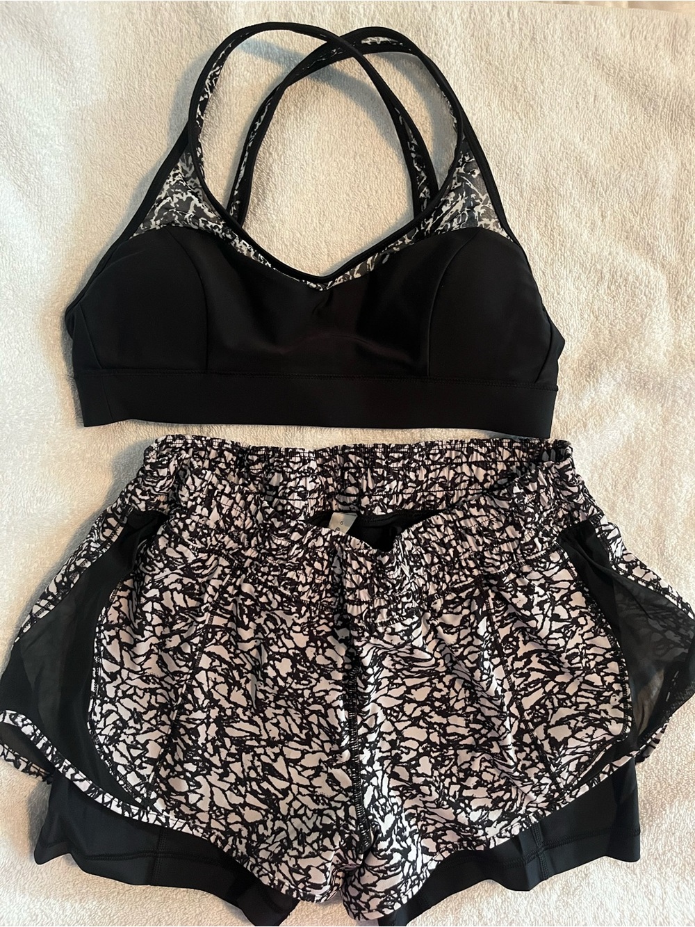 lululemon athletica Black Sports Bra with Black-and-White Printed Trim